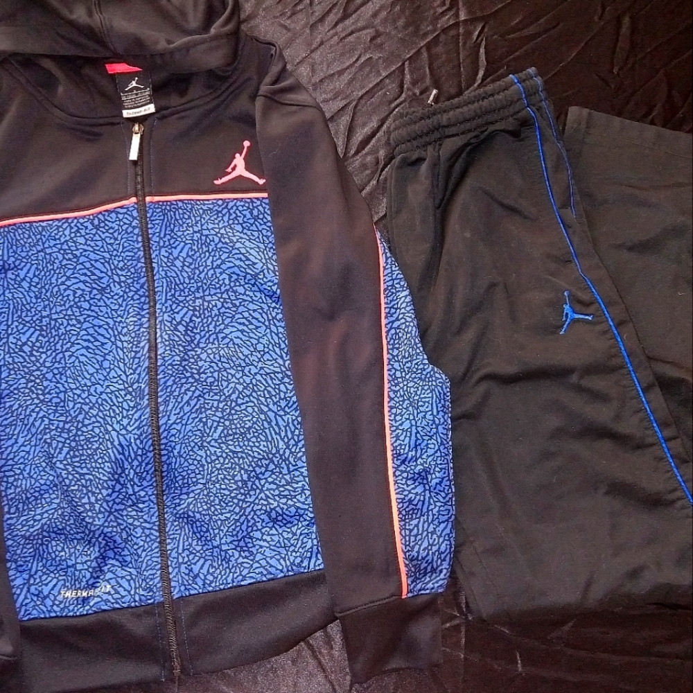 Jordan Brand Therma-Fit Track Suit Full Zip Top & Bottom Blue Print Pink Logo YL